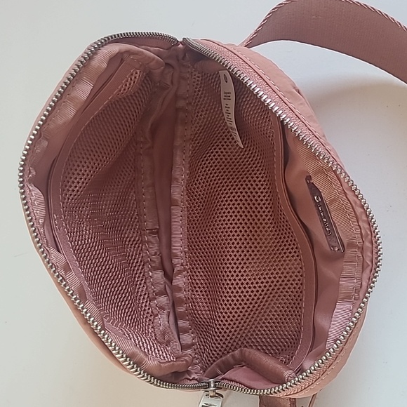 Lululemon Everywhere Belt Bag 1L Pastel Pink - Picture 10 of 14